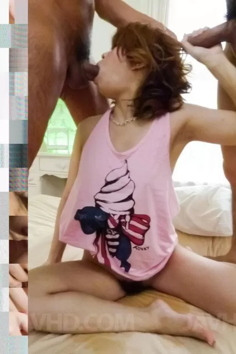 Джунна Хара трет донги горячими сиськами и прыгает на них втроем