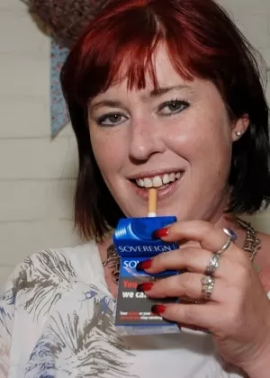 Тучная мама средних лет Амазонка Дарджилинг делает это жестко и быстро в чулках