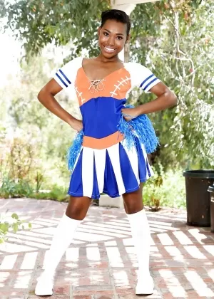 Бледно-рыжую трахнул лысый мужчина в полосатых гольфах