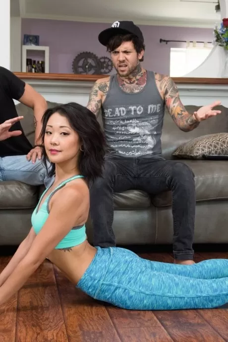 В очередной раз я оказываюсь один, и мне скучно, вокруг никого нет, и