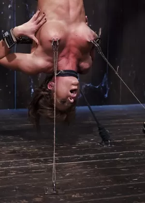 Похотливая жена Айдра Фокс наслаждается жестким совокуплением в реалити-порно экшене