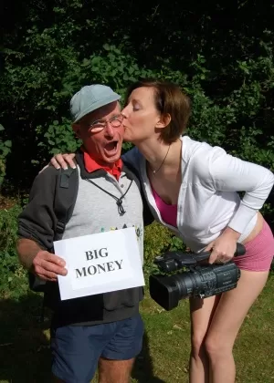 Голые черные лесбиянки Skin Diamond Nyomi Banxxx сидят на лице для лизания пизды