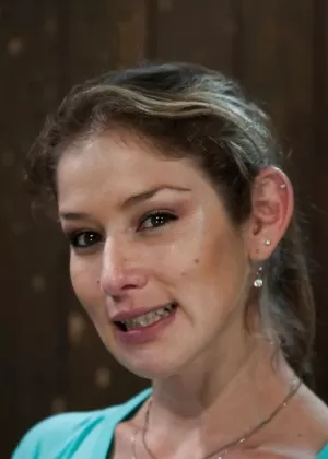 Грудастая мамаша Фелони подвергается интенсивному принудительному оргазму и пыткам сосками