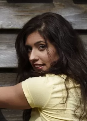 Горячие лесбиянки Бруклин Блю Элизабет Балли ублажают пизды внутри сарая