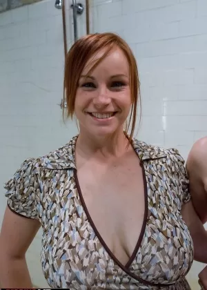 Азиатская толстушки Келли Шибари отсасывает два члена, чтобы завершить ММФ втроем