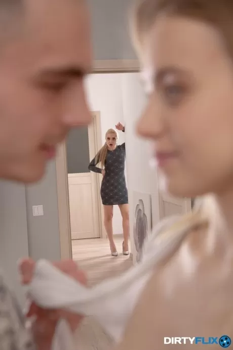 Мачеха Кэти Кисс и ее падчерица Лайтфэйри объединяются для сек 2