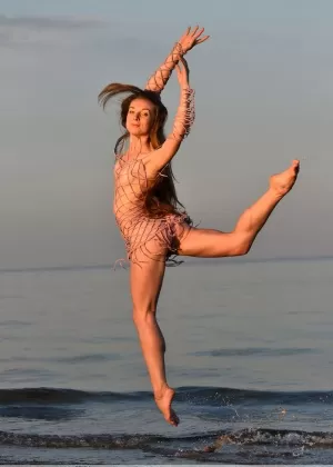 Блондинка GF Элиза Джейн трахается с другим парнем после того, как ее мужчина изменяет ей