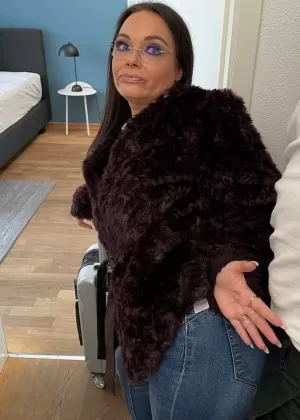 Middle-aged amateur sports a creampie after POV sex on a bed