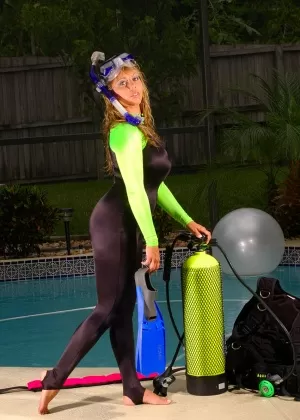 Горячая зрелая женщина Шейла Лаво переходит из киски в рот во время жесткого траха