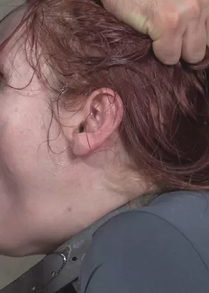 Связанную рабыню Вайолет Монро заставили сделать глубокий минет и трахнули в жопу на сеансе БДСМ