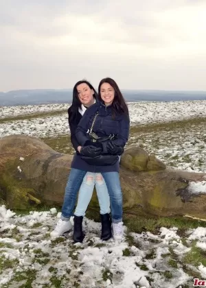 Келли Мэдисон показывает свои фантастические любительские большие сиськи на камеру