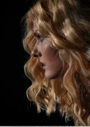 Извращенный фетишистский секс с молоденькой Ребел Линн, делающей минет в клетке