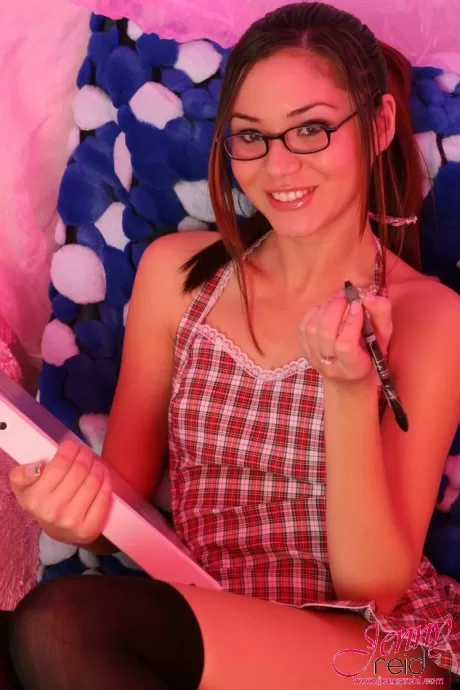 Межрасовые любовники Мария Миа и Киа участвуют в лездомном сексе