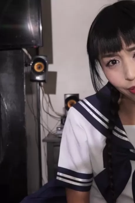 Три восточные девушки занимаются сексом в режиме POV