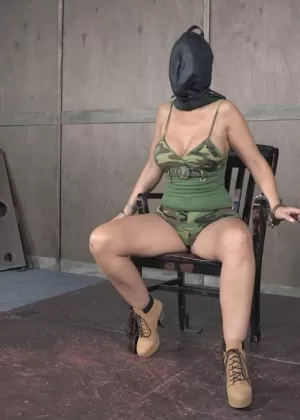 Грудастые фетишистские шлюшки Сандра Милка Франческа Хаймес шипят в табу 3с