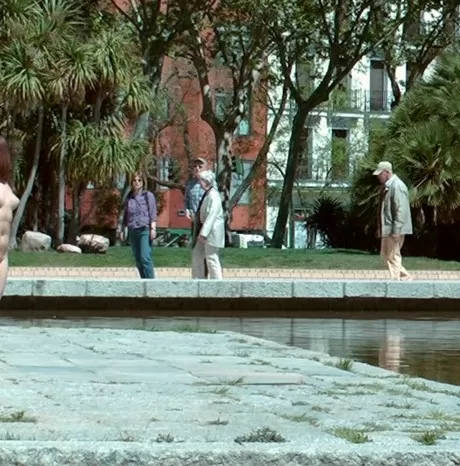 Рыжеволосую азиатку заставляют раздеться и заняться сексом на публике