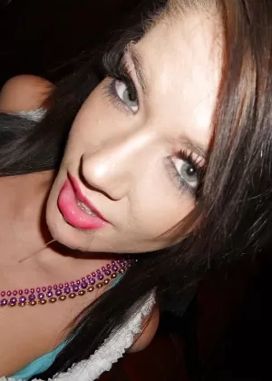 Похотливые подростки Бритни Твити и Скай соблазнились на трах на вечеринке